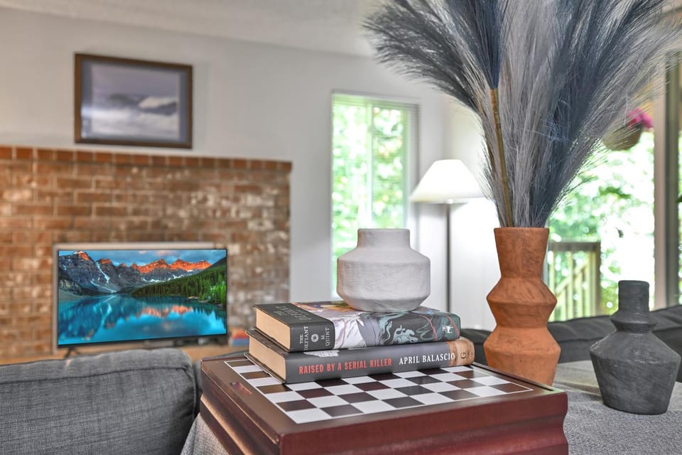 TV and multimedia, Living room, Garden view, fireplace