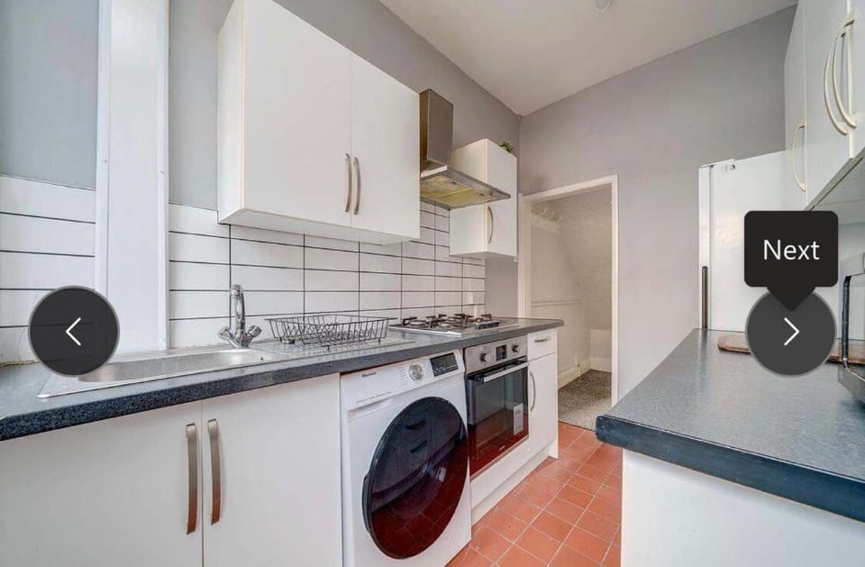 Kitchen or kitchenette, pet friendly, stove, toaster, washing machine
