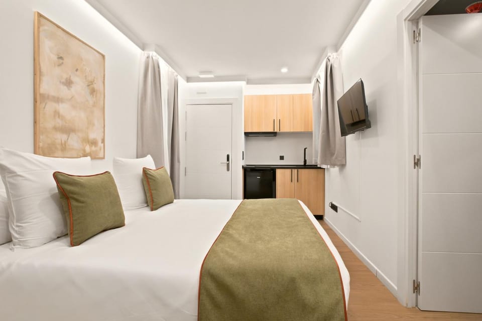 Bed, Bedroom