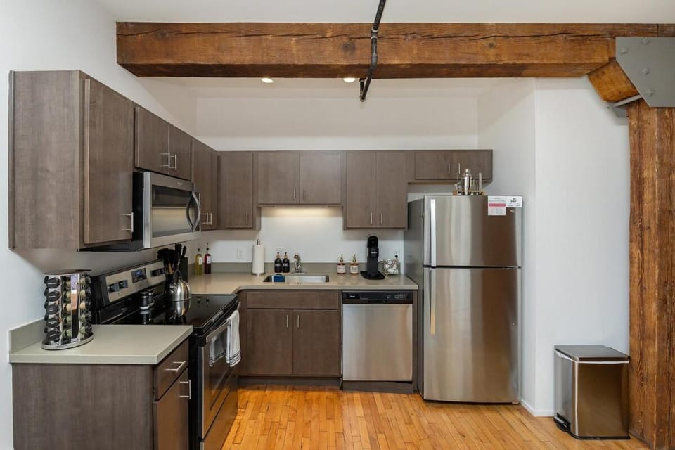 Downtown 1 bed1 bath loft in DSM, Gym, Parking Apartment in Des Moines