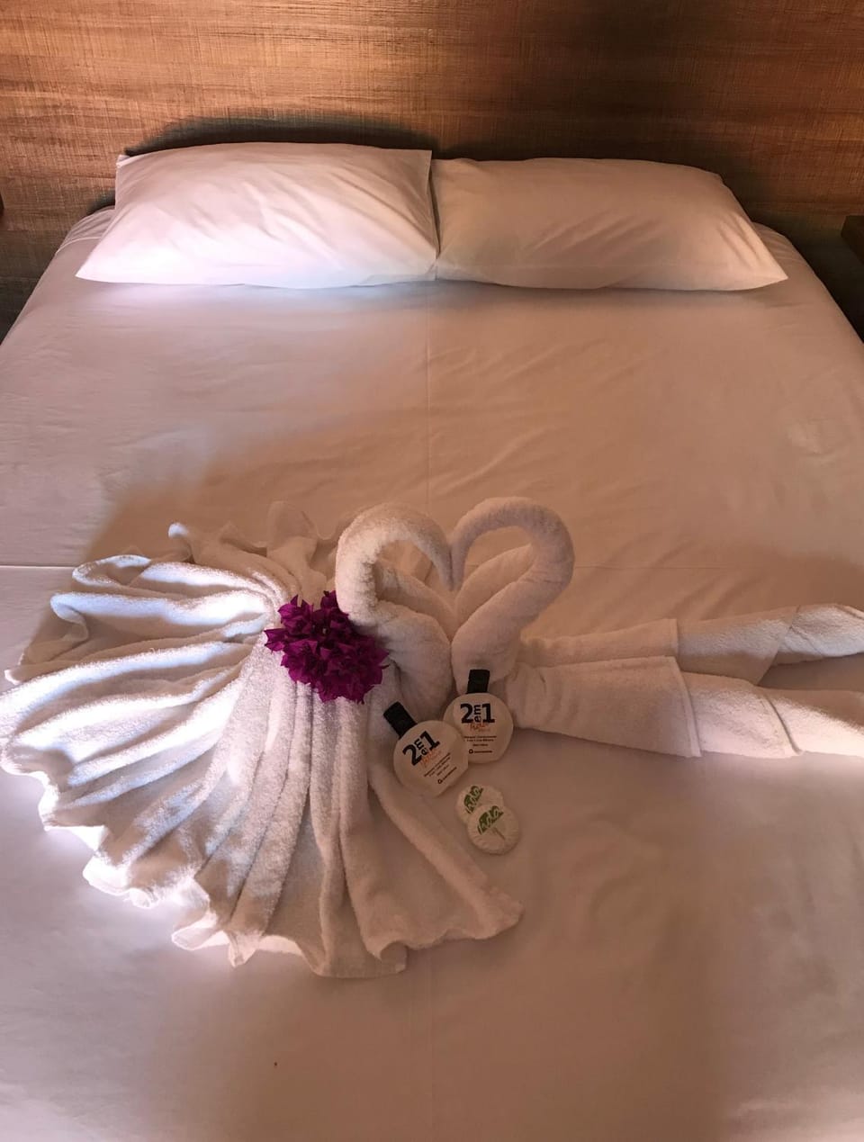 Bed, towels