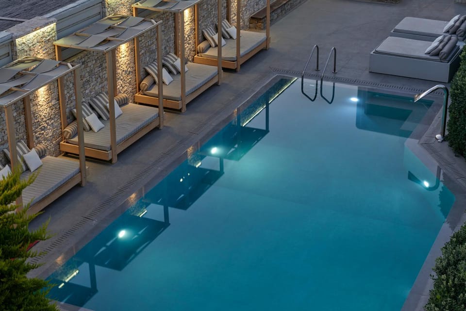 Swimming pool, sunbed