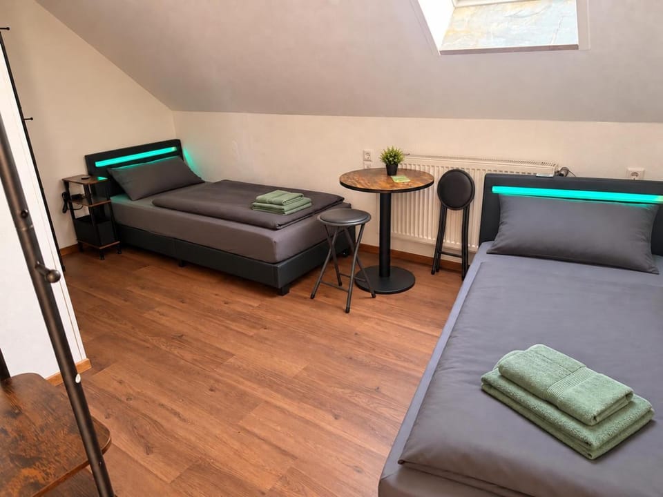 Bed, Photo of the whole room, Seating area, towels