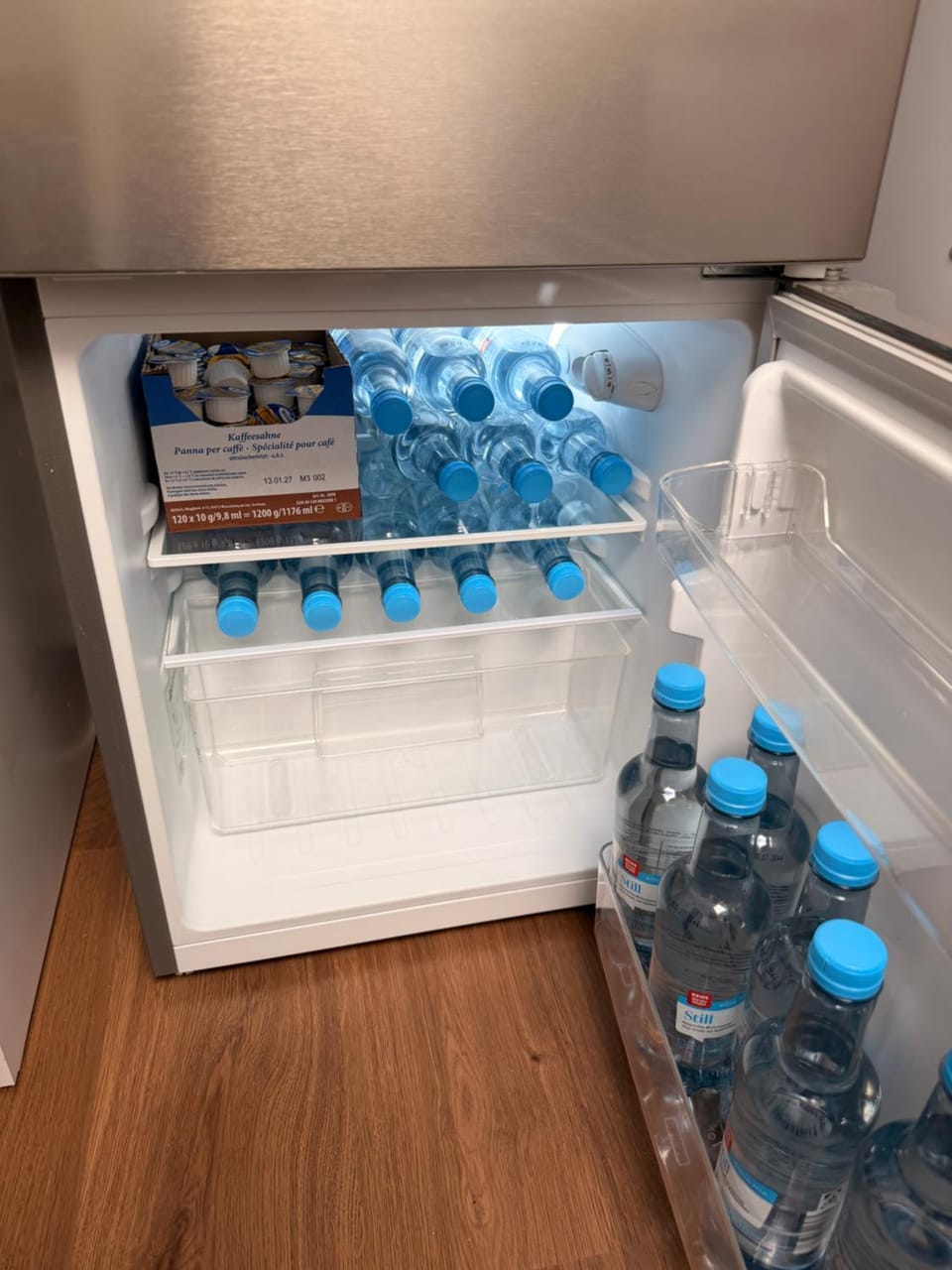 Kitchen or kitchenette, Food and drinks, Drinks