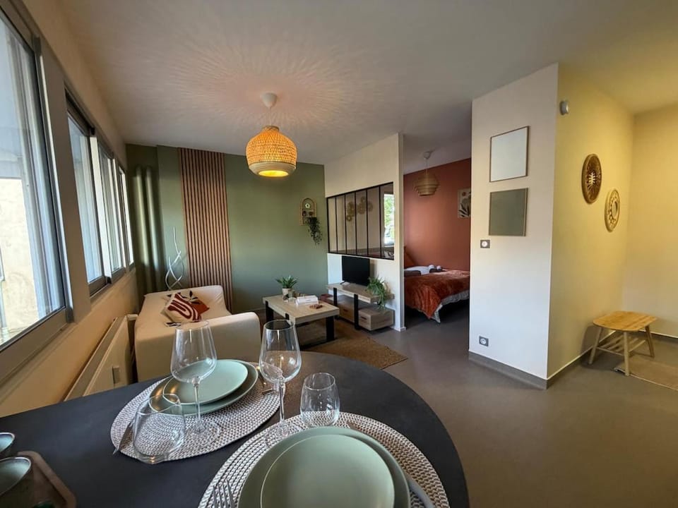 Communal lounge/ TV room, Dining area