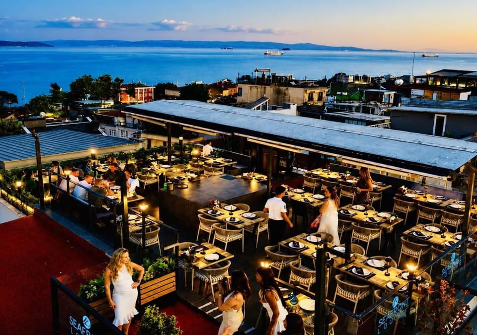 Restaurant/places to eat, Balcony/Terrace, Food and drinks, Sea view