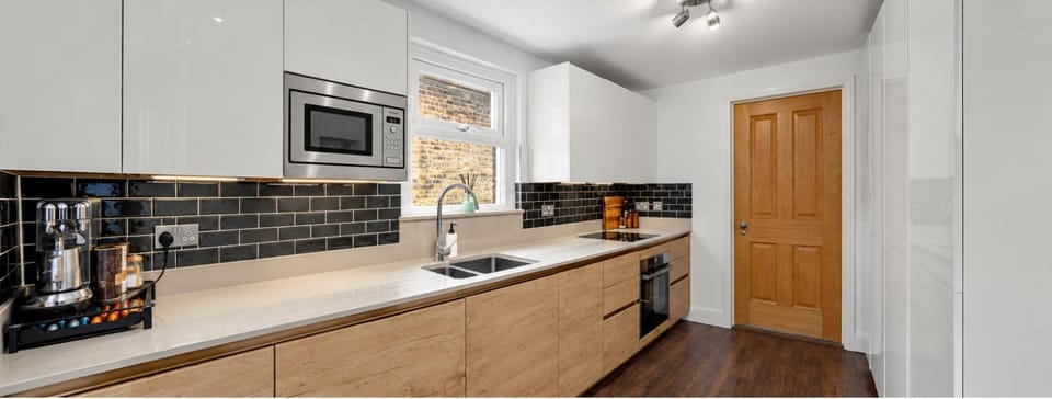 Central Kingston, 2 bedroom, 2 bathroom Maisonette Apartment in Kingston upon Thames