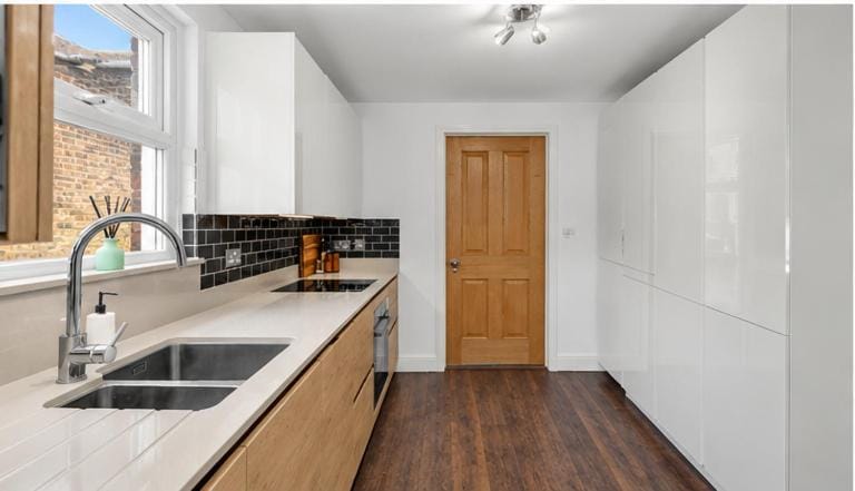 Central Kingston, 2 bedroom, 2 bathroom Maisonette Apartment in Kingston upon Thames