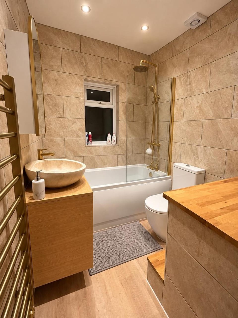 Stylish 3-Bed Home - Modern, Spacious & Cosy House in Luton