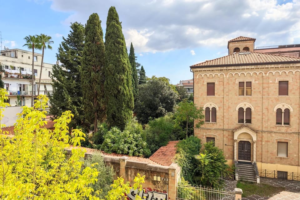 Monteverde Vecchio Elegant Home by RomeLoft Apartment in Rome