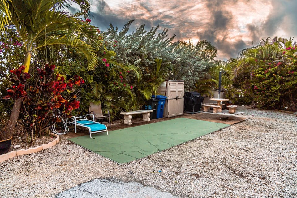 Venture Out RV540 Campground/ 
RV Resort in Cudjoe Key