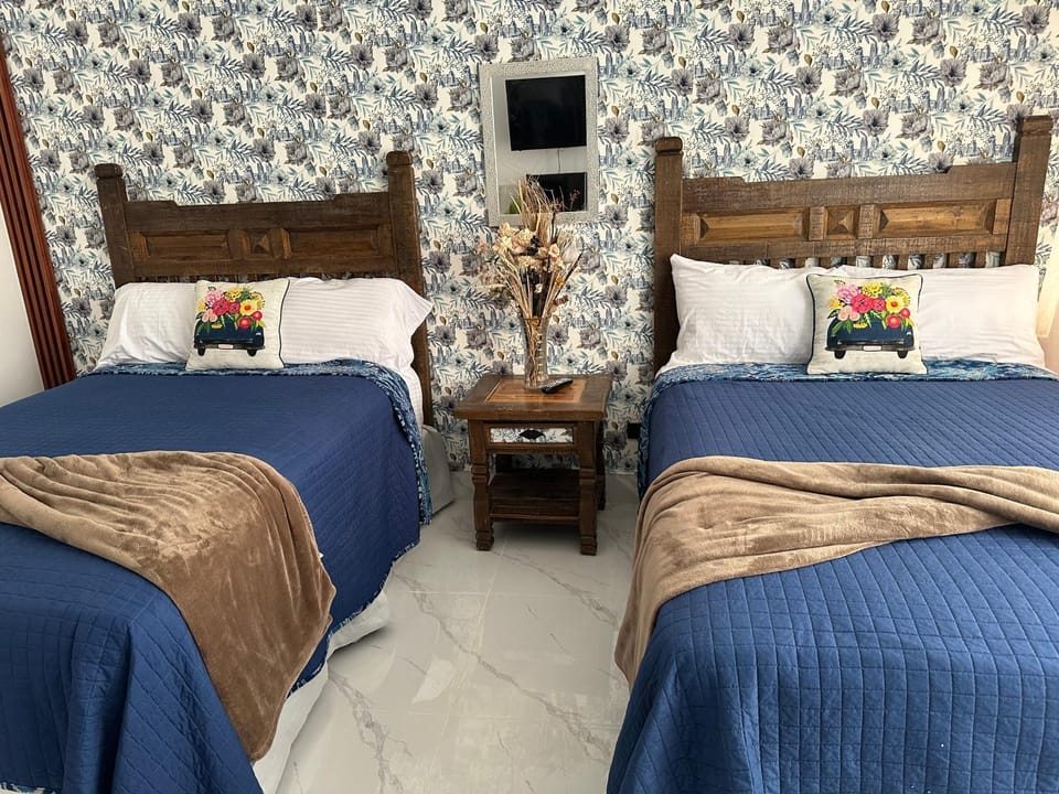 Shower, Bed, Bathroom, Bedroom, Continental breakfast, air conditioner