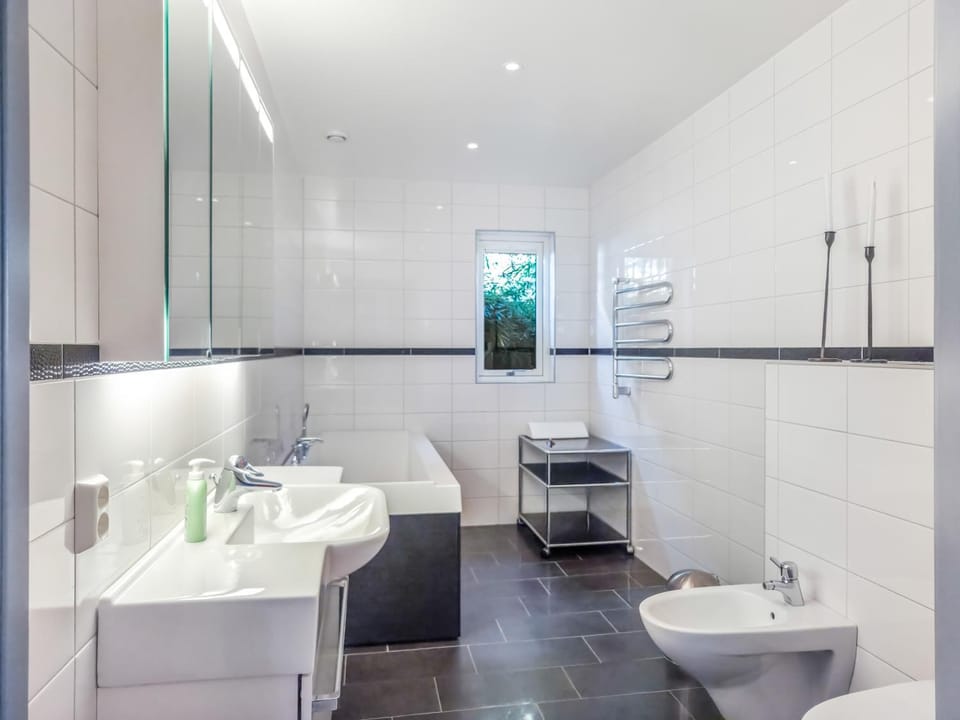 Modern villa med stor jacuzzi och tre badrum Villa in Kalmar County, Sweden