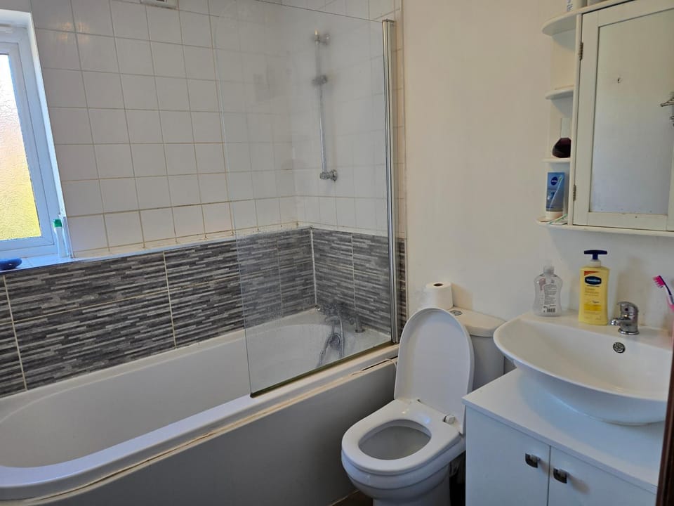 Private Room in a Stoke-on-Trent Home Vacation rental in Stoke-on-Trent