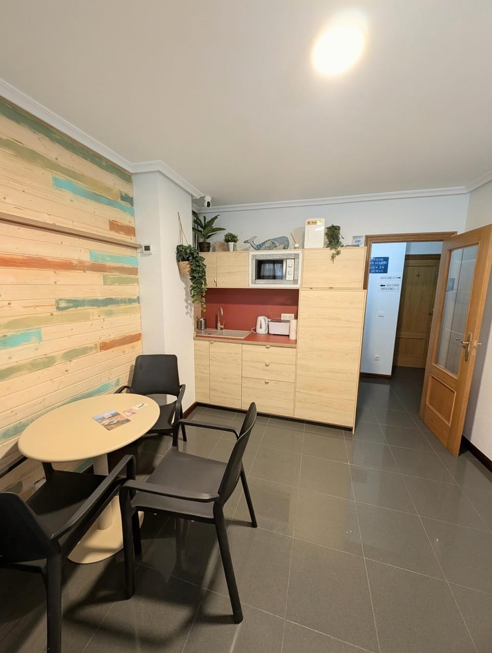 Kitchen or kitchenette, Living room, Seating area, Dining area, pet friendly