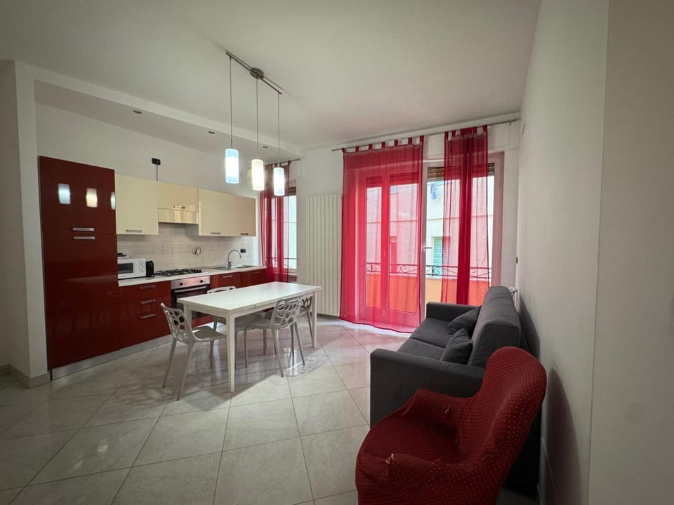 Kitchen or kitchenette, Living room, Seating area, Dining area, stove