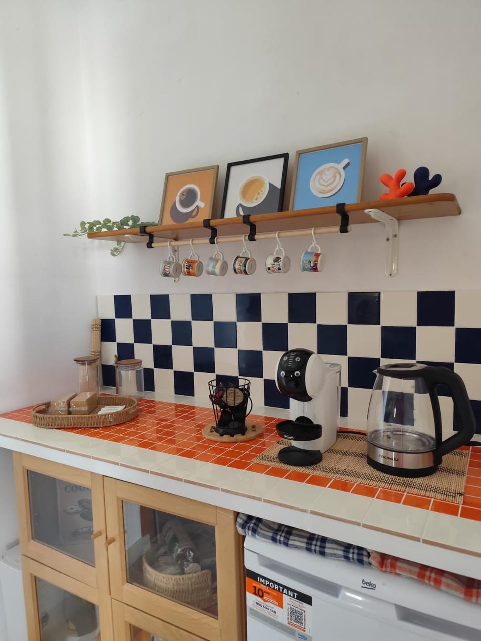 Coffee/tea facilities, minibar