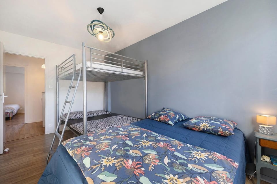 Property building, Living room, Bedroom