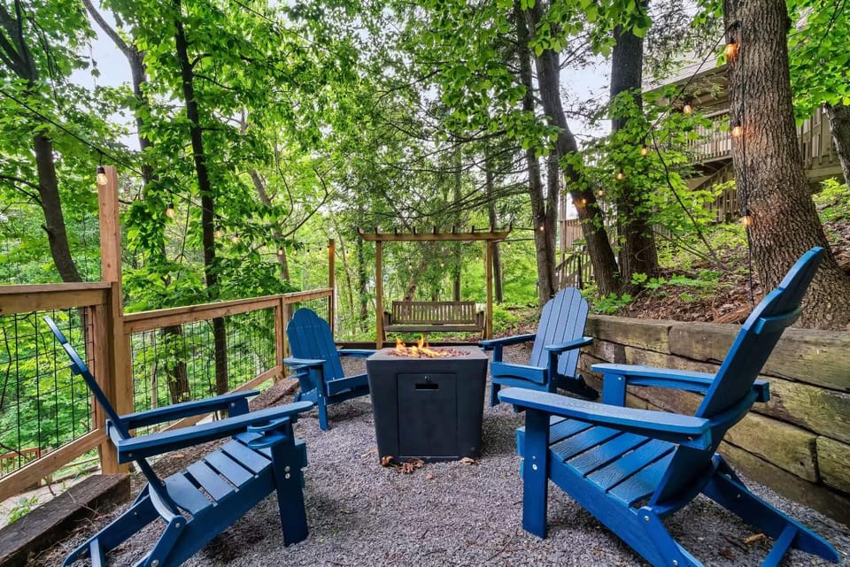 Smoky Mtn Escape - Hot Tub - Fire Pit - Game Room House in Gatlinburg