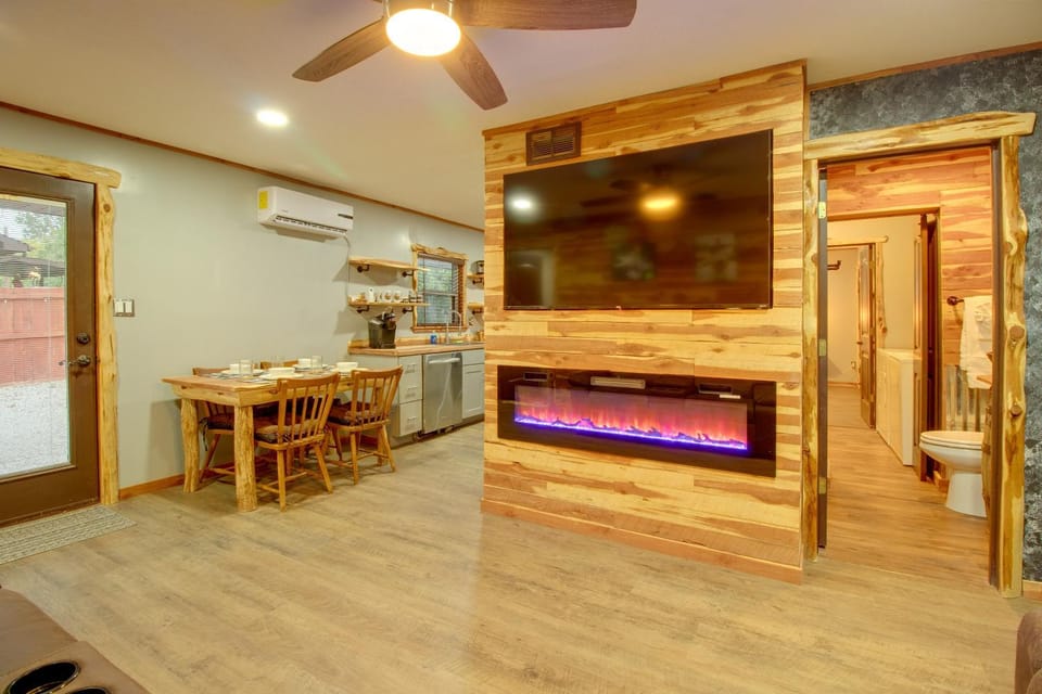 1/2 Mi to Marina! Modern Bull Shoals Lake Cabin Cabin in Bull Shoals