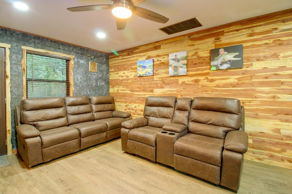 1/2 Mi to Marina! Modern Bull Shoals Lake Cabin Cabin in Bull Shoals