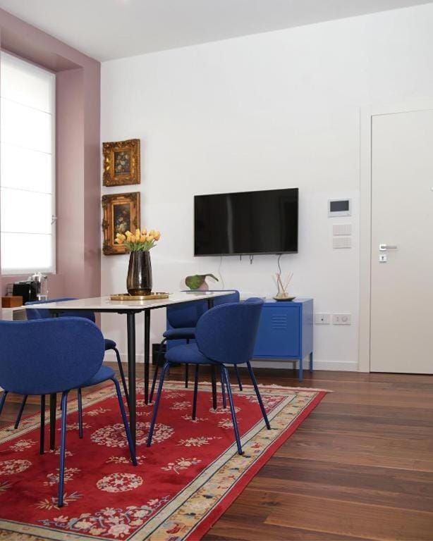 15 min from duomo- metro a 2 min private garden Apartment in Milan