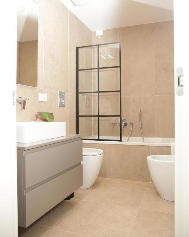 15 min from duomo- metro a 2 min private garden Apartment in Milan