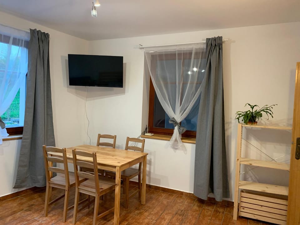 TV and multimedia, Dining area