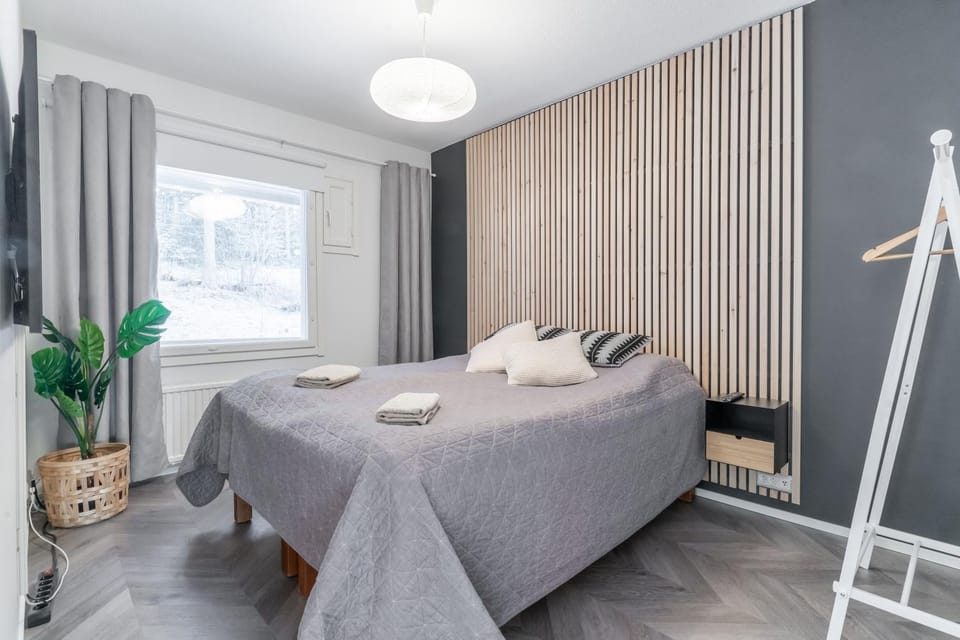 Arctic Holiday Home Private Yard, Sauna & Sledding Hill House in Rovaniemi