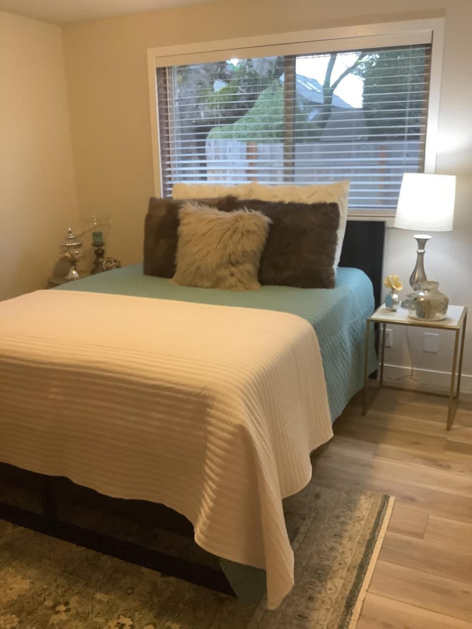 2 Bedroom desirable Ferry Street Bridge Casa 15 House in Eugene
