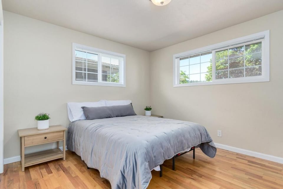 Paradise on Polk Street House in Eugene