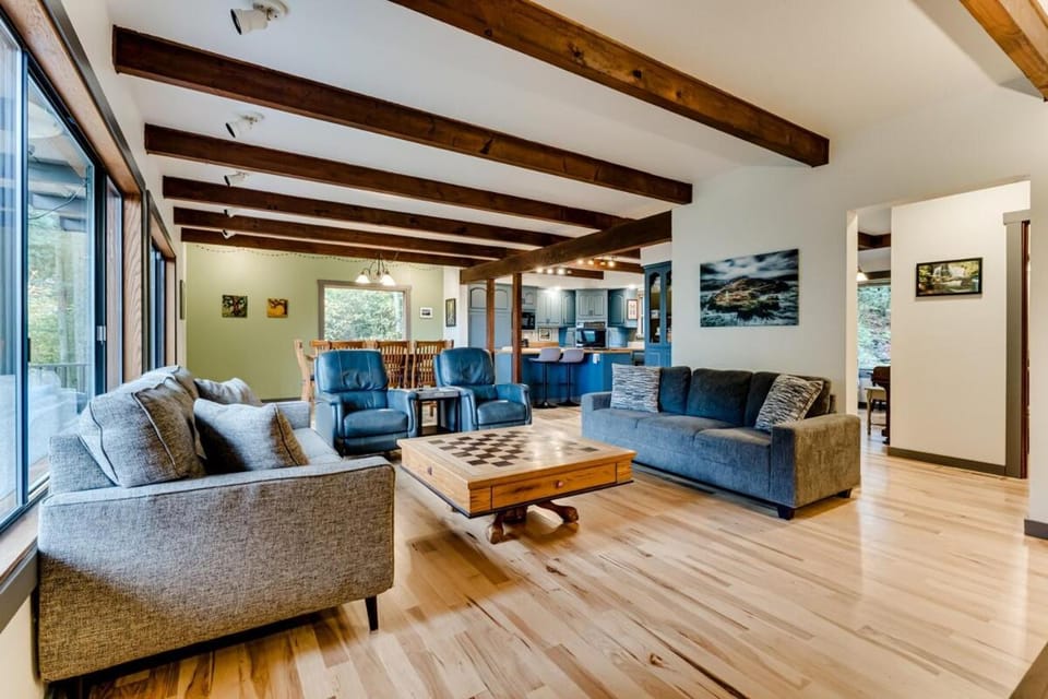 The Tranquil Treehouse House in Eugene