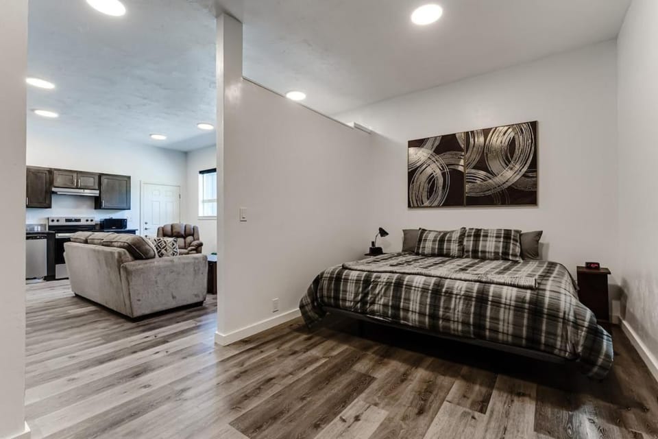 Third Street Retreat Apartment in Springfield