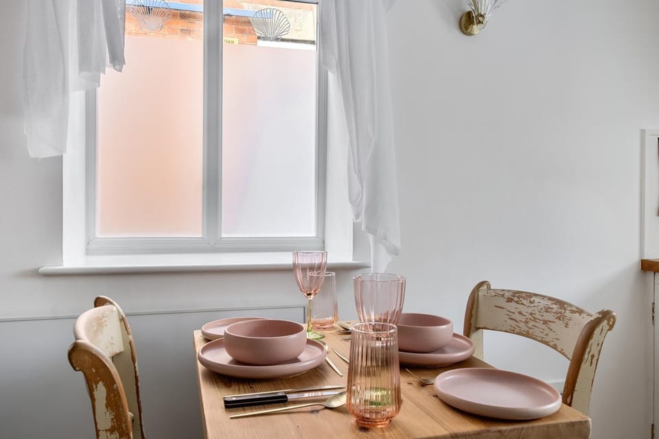 WalkersBase NutAllergy Friendly - Sleeps3 - PetsOK House in Bridport