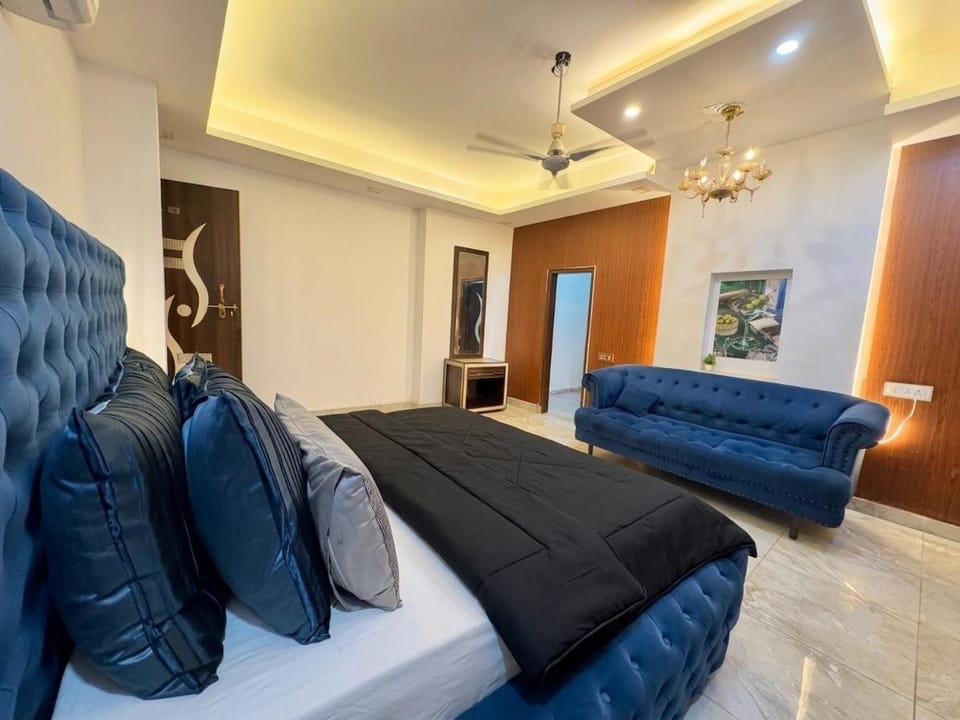 4BHK apartment for party Villa in Gurugram