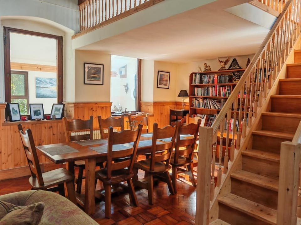 Ty Bryn Adda - Historic 19th century country house House in Llanddaniel Fab