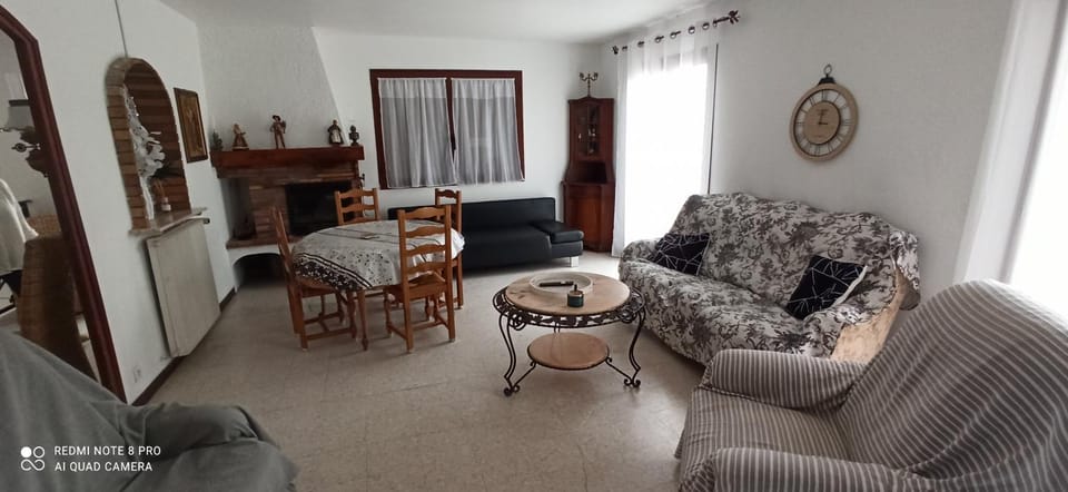 p1 appart 6 personnes central, calme Apartment in Cavalaire-sur-Mer