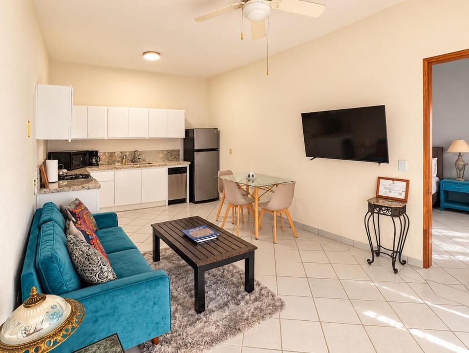 TV and multimedia, Kitchen or kitchenette, Living room, Dining area