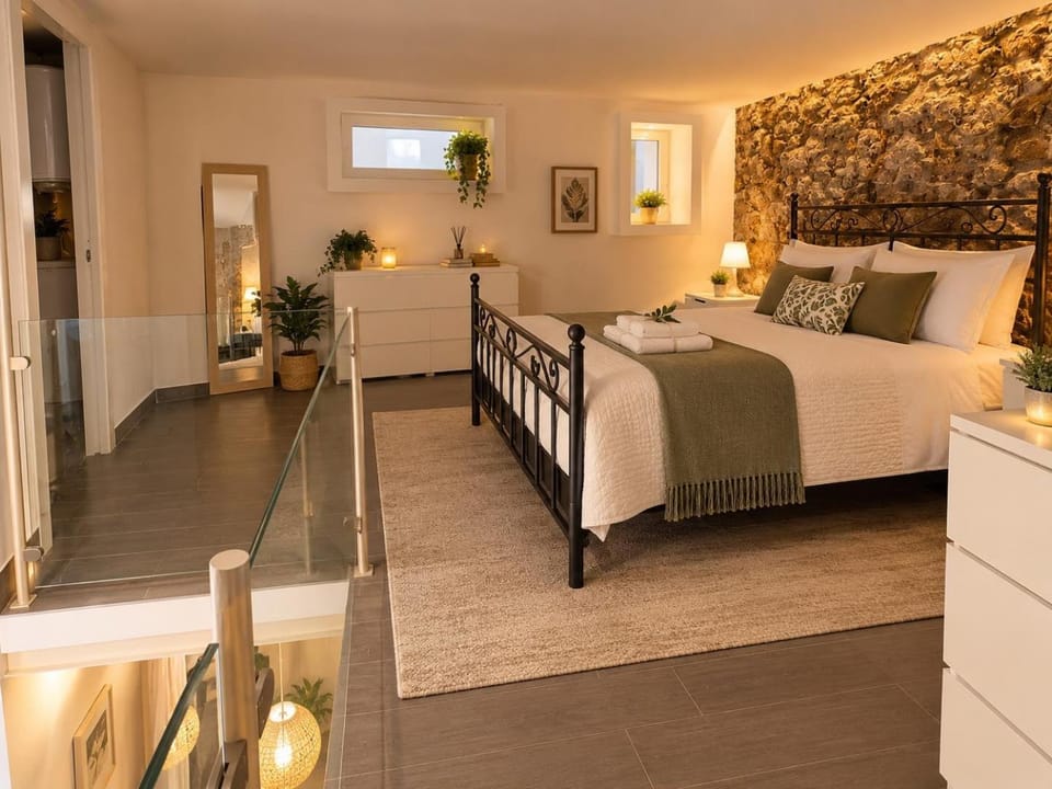 Bed, Photo of the whole room, Bedroom