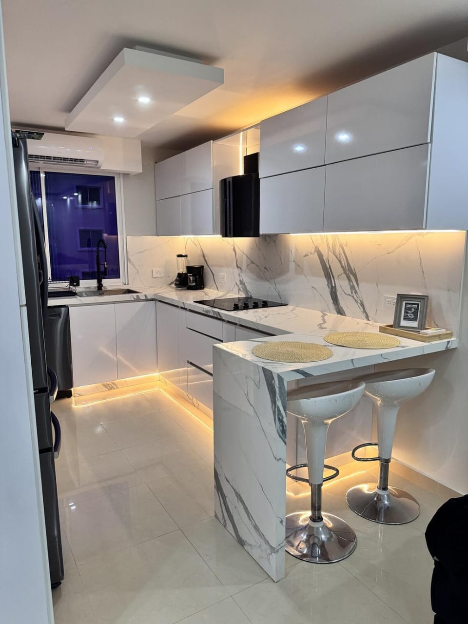 Modern Studio w Pool, Garden and Constant Water Supply Apartment in Venezuela