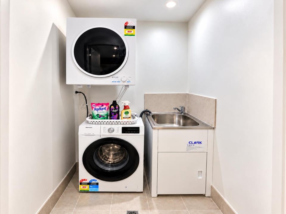 Modern 1BR Apartment Steps to Tallawong Station Apartment in Sydney