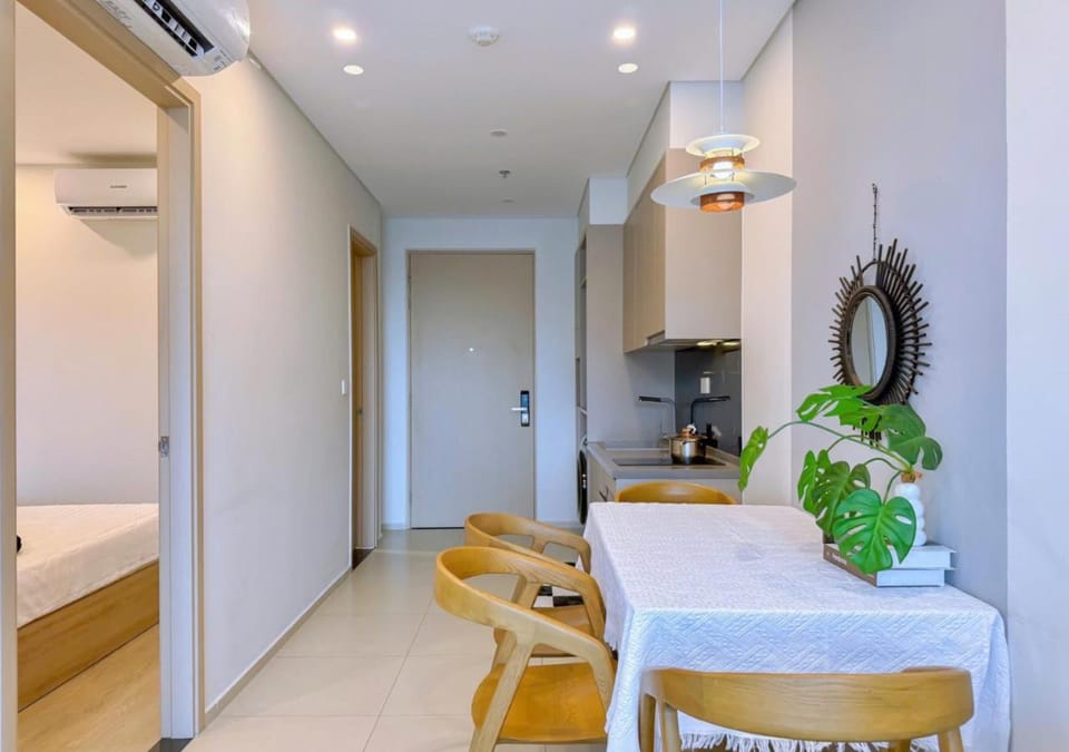 Kitchen or kitchenette, Living room, Seating area, Dining area, air conditioner