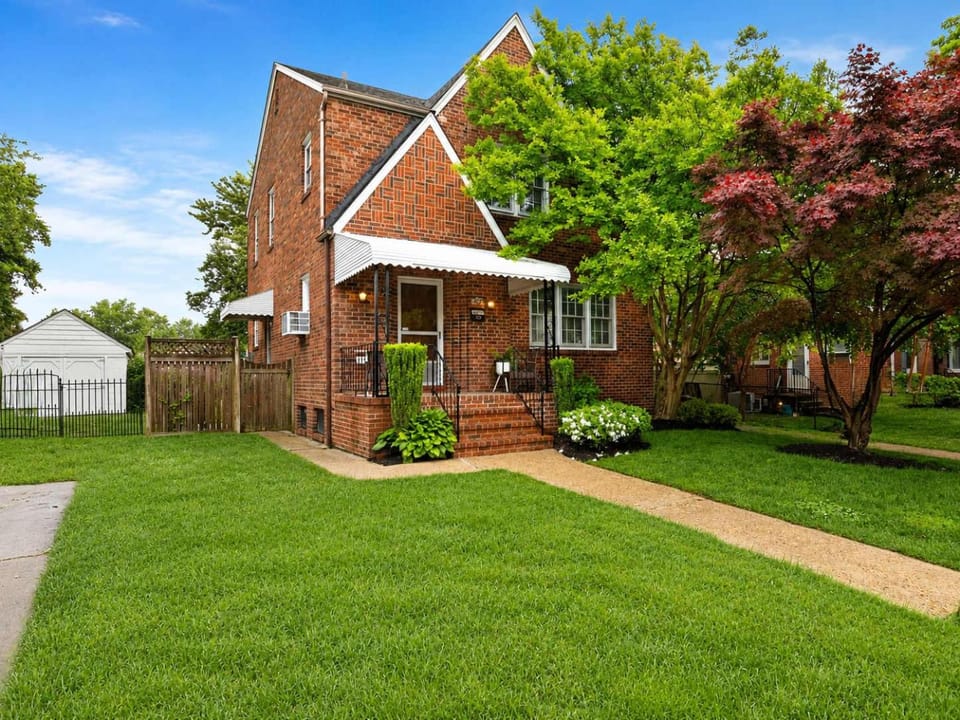 Property building, Spring, Garden