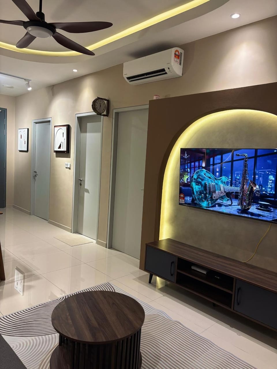 Communal lounge/ TV room