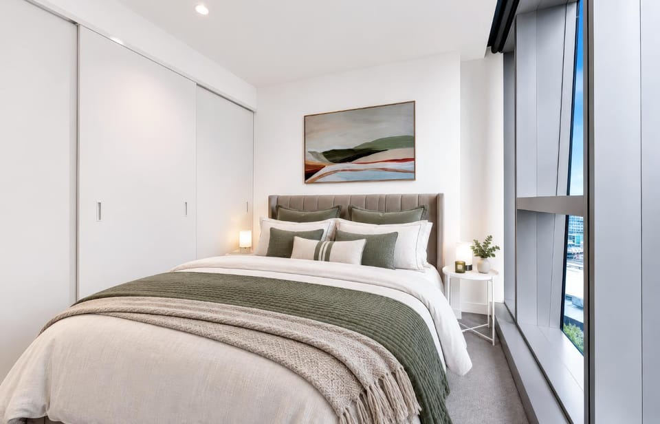 Stylish CBD Sky Escape Marvel Stadium Pool & Gym Apartment in Melbourne