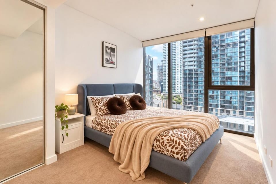 Modern 3BR Apt & Walk to Darling Harbour & ICC Apartment in Surry Hills