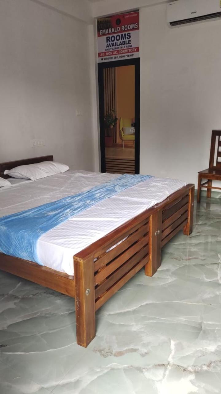 Emarald Roomskakkur Apartment in Kerala