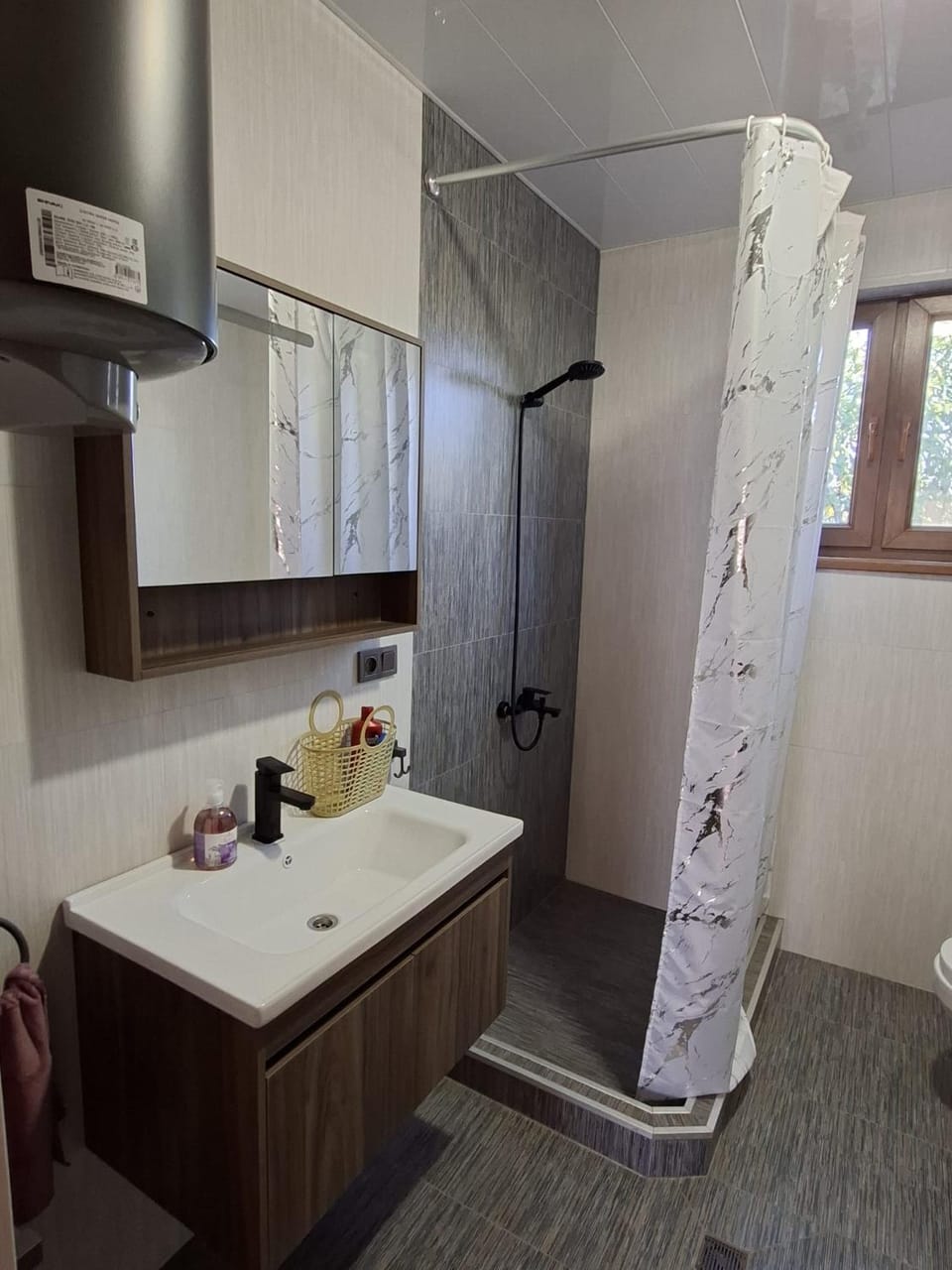 Shower, Bathroom, towels, wardrobe