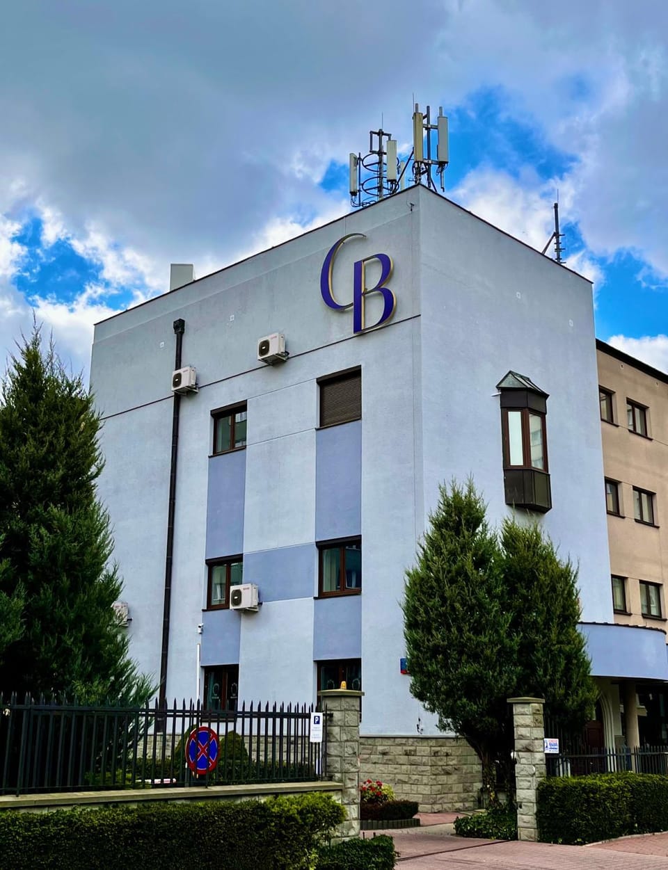 Property building, Day