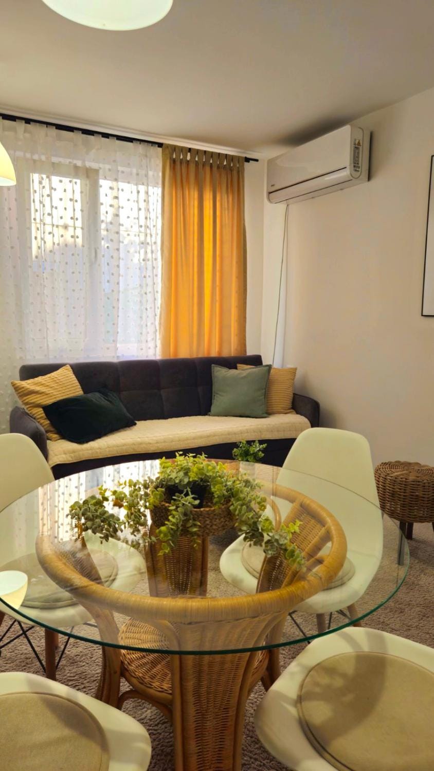 Living room, Seating area, air conditioner